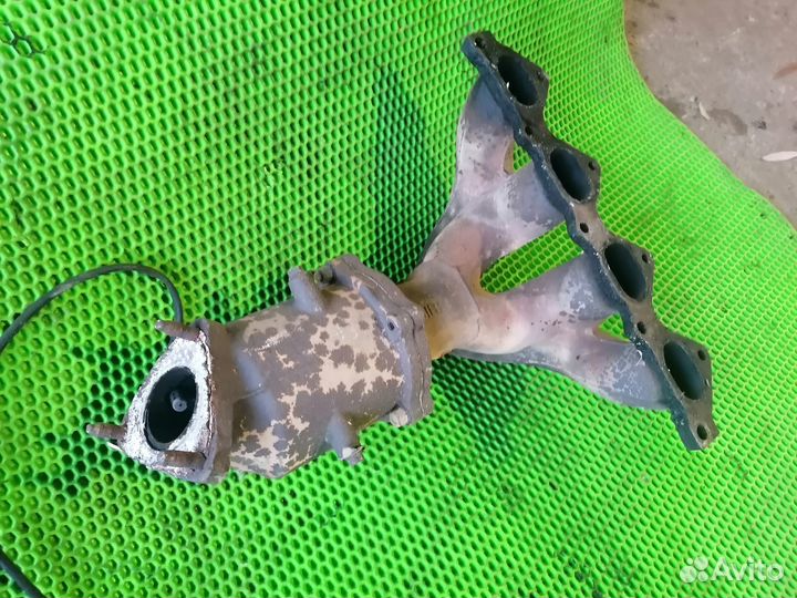 Выпускной коллектор на Hyundai Sonata IV EF 01-05