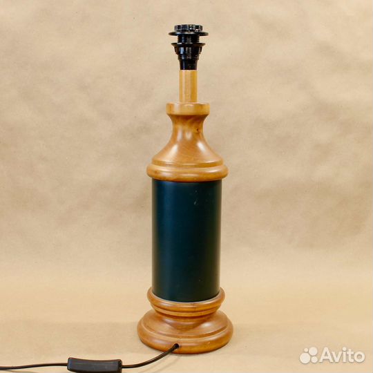 Большая настольная лампа из дерева 16891