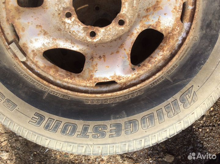 Bridgestone B390 215/70 R15 100S