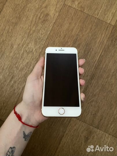 Телефон iPhone 8