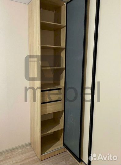 Угловой шкаф