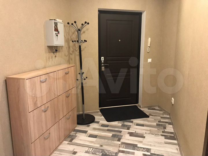 2-к. квартира, 60 м², 10/17 эт.
