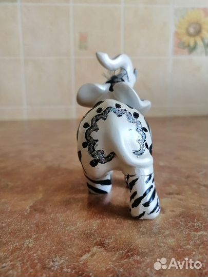 Статуэтка слон
