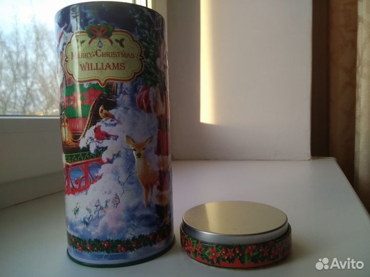 Жестяная банка новогодняя