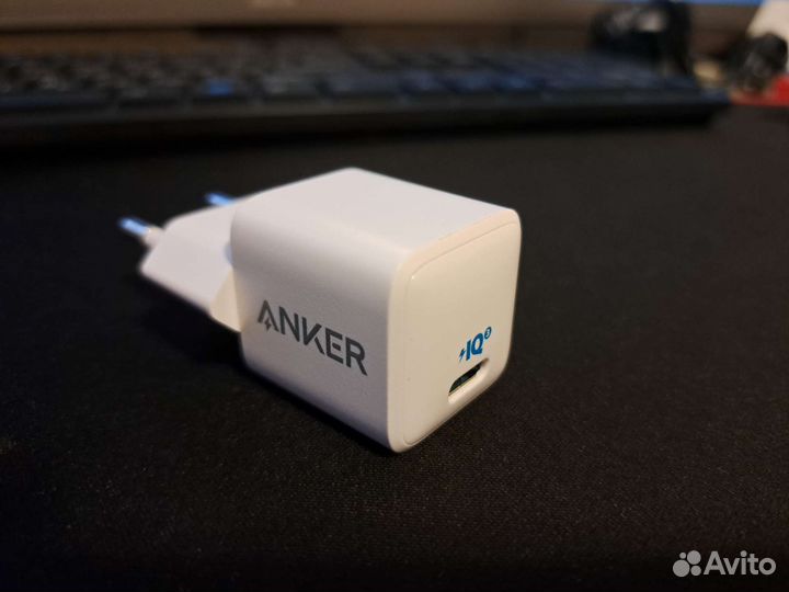 Сетевое зарядное устройство Anker