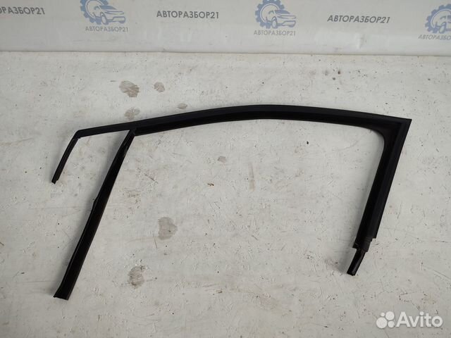 Уплотнитель стекла двери задний левый Volkswagen