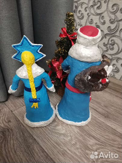 Дед мороз и снегурочка под елку вата