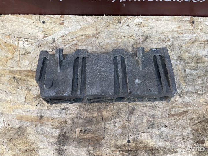 Кронштейн впускного коллектора Renault Duster