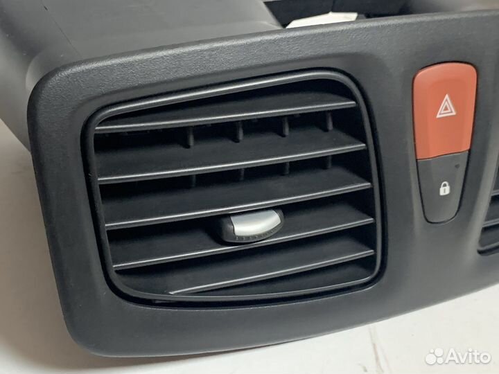 Дефлектор воздуховода Fluence оригинал 682601889R