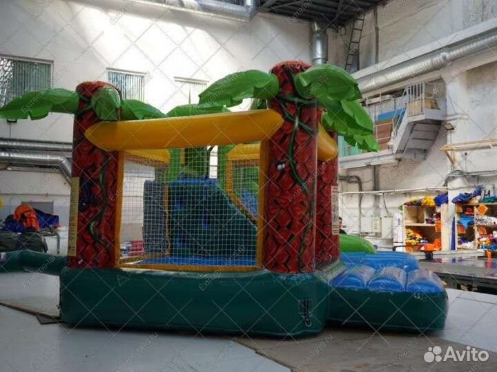 Батут с горкой