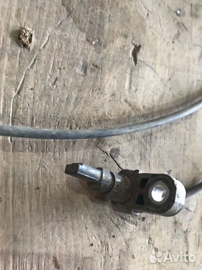 Датчик abs передний правый Toyota Corolla 150