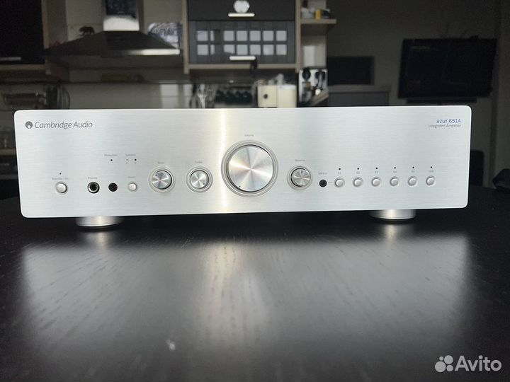 Усилитель Cambridge Audio Azur 651a