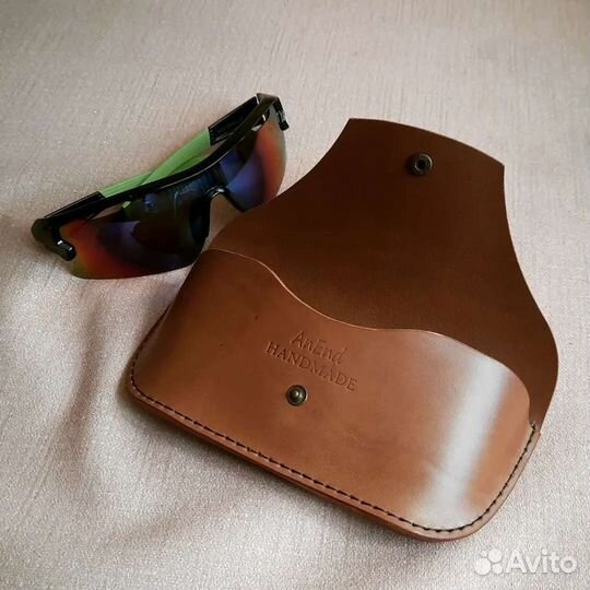 Кожаный чехол для очков