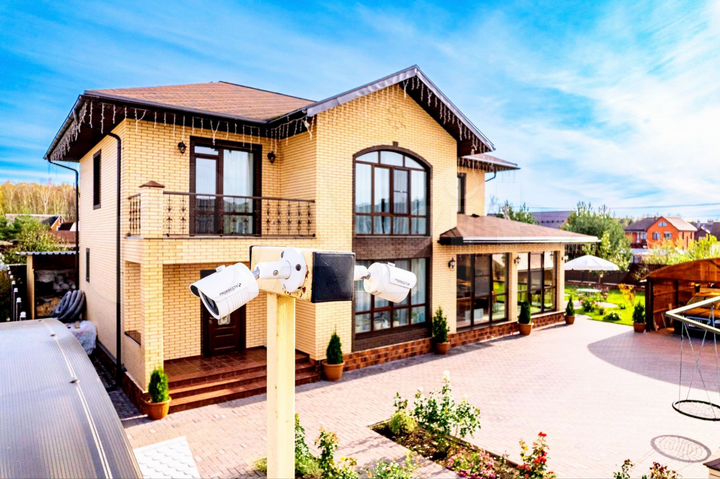 Дом 250 м² на участке 9 сот.