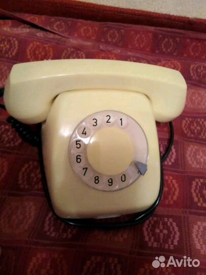 Телефон времён СССР