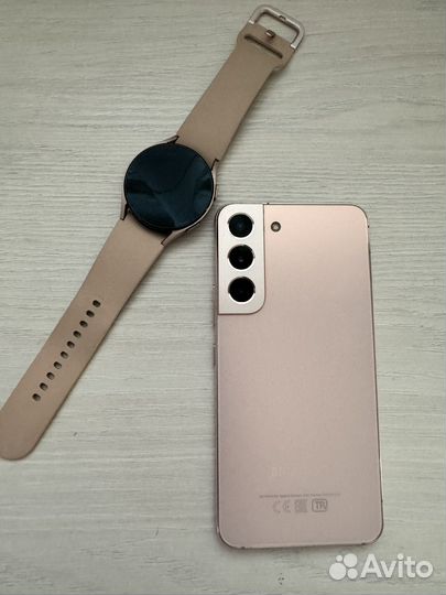 Samsung Galaxy S22, 8/256 ГБ