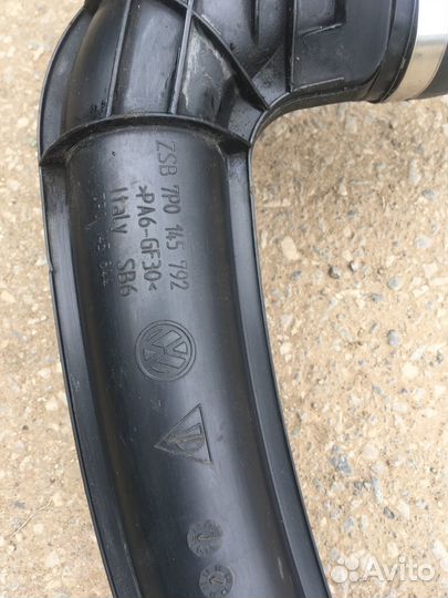 Volkswagen Touareg NF патрубок интеркулера