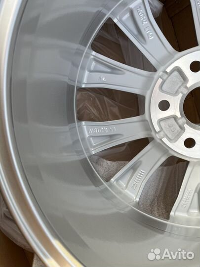 VW Montana Новые Оригинал r17