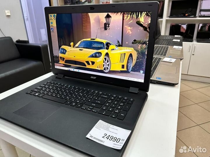 Современный большой и быстрый ноутбук Acer 17.3