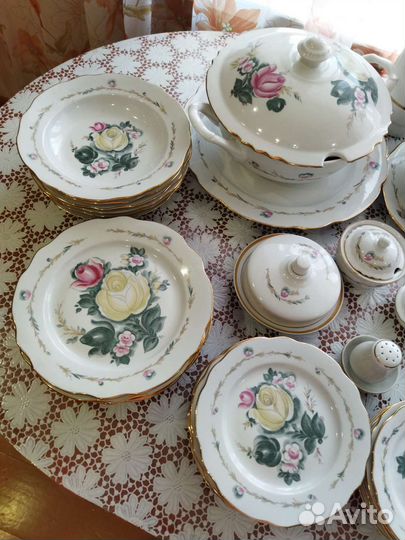 Набор столовой посуды новый