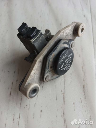 Регулятор напряжения генератора