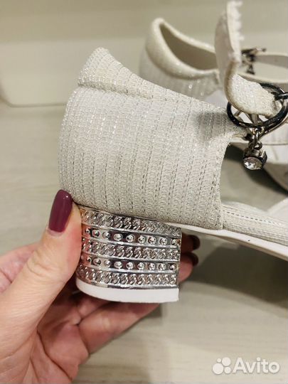 Туфли для девочки 35 р