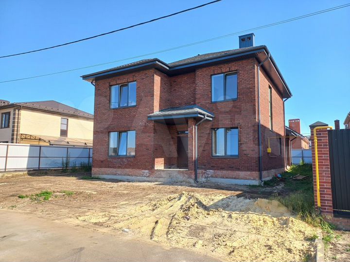 Дом 184 м² на участке 5 сот.