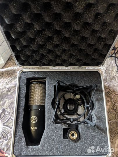 Студийный микрофон AKG P220 + Rode PSA1(Пантограф)