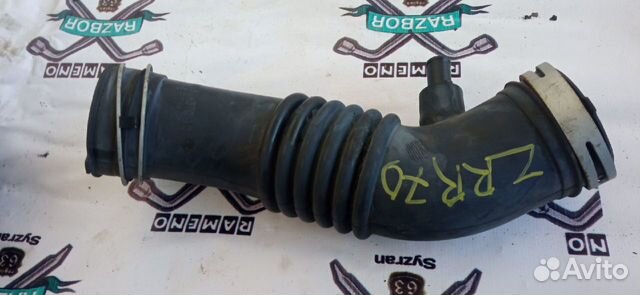 Патрубок воздушного фильтра Toyota voxy