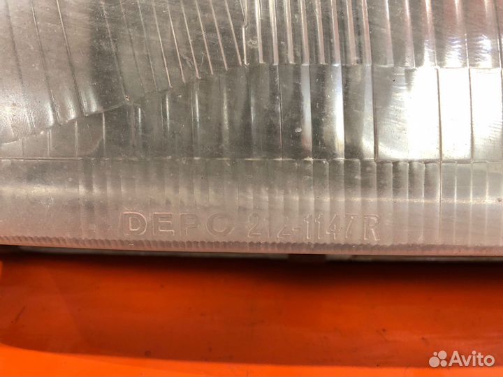 Фара передняя правая toyota corona T19