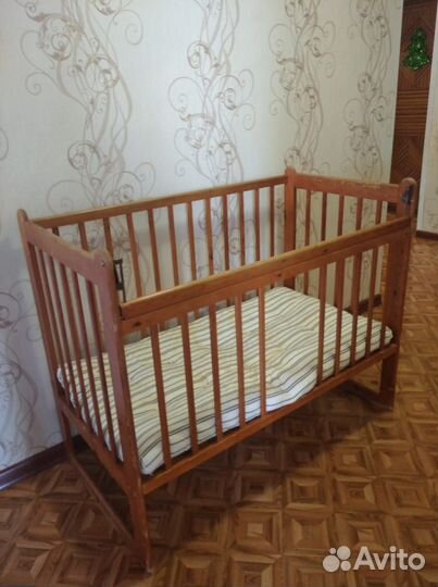 Детская кроватка