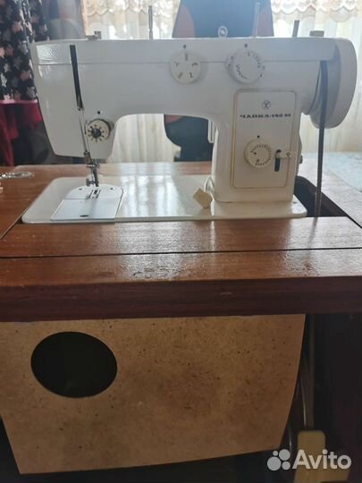 Швейная машина Чайка 142м