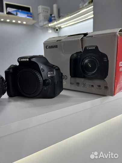 Зеркальный фотоаппарат canon eos 600D