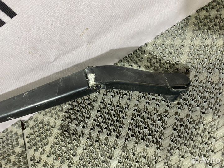 Поводок дворника левый Mazda 6 GH