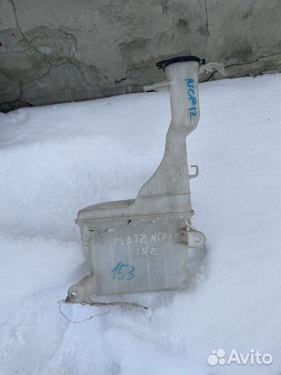 Бачок стеклоомывателя Toyota Platz NCP12 2nzfe