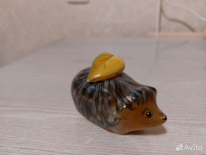 Фигурка ежика из селенита