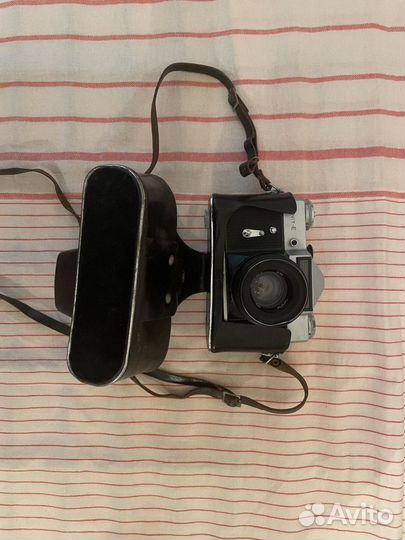 Плёночный фотоаппарат Зенит Е