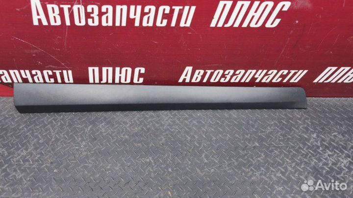 Молдинг двери передний левый LADA X-Ray Cross