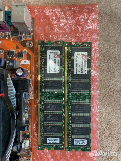 Материнская плата с процессором и памятью