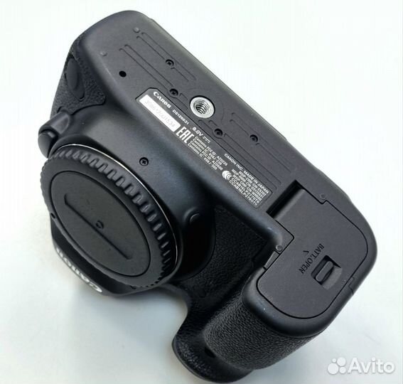 Фотоаппарат Canon EOS 6D Mark II body