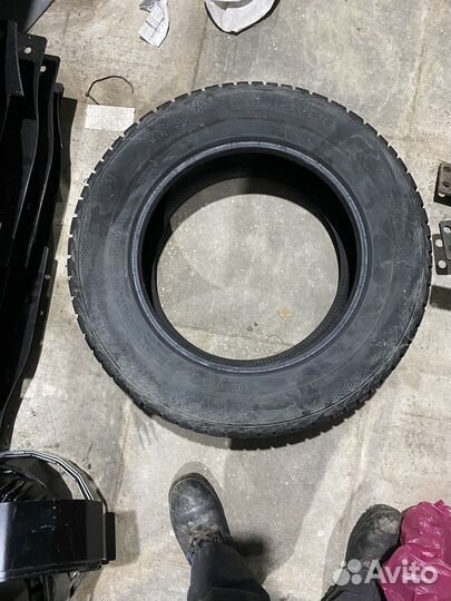 Gislaved Nord Frost 5 215/65 R16