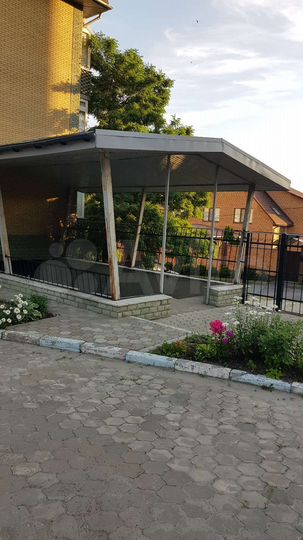 2-к. квартира, 82,4 м², 2/4 эт.