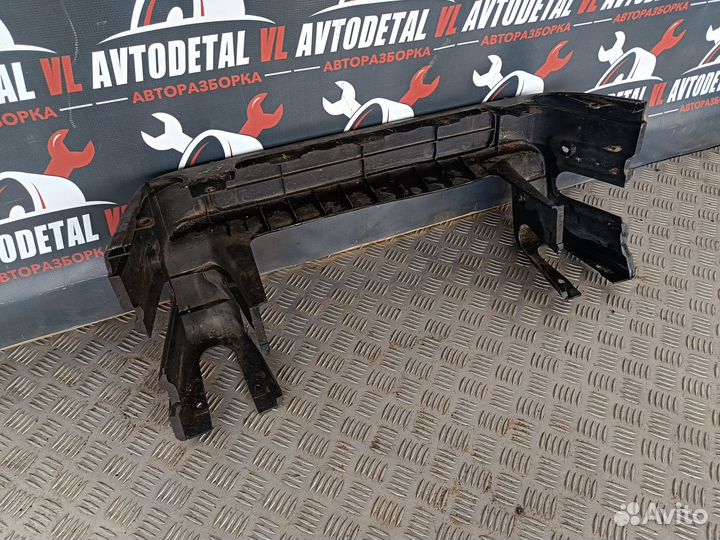 Накладка на переднюю дугу Mitsubishi Delica 3 P25W