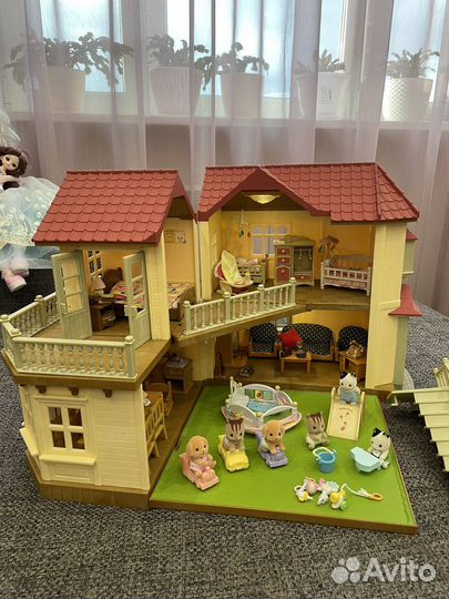 Sylvanian families большой дом со светом