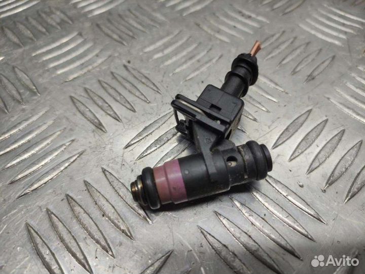 Форсунка Renault Clio 3 1.6 2007