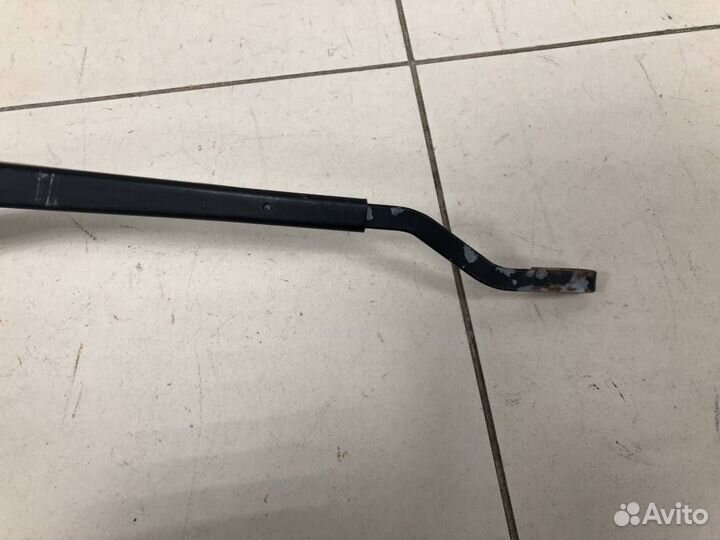 Поводок стеклоочистителя передний правый Nissan Al