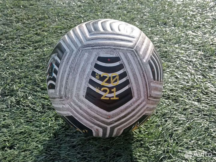 Футбольный мяч профессиональный