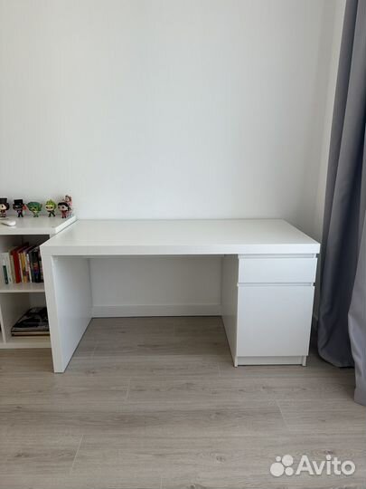 Письменный стол IKEA белый