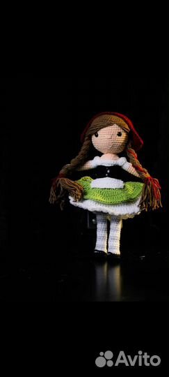 Вязаная кукла Красная Шапочка