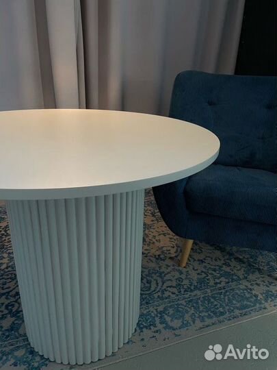 Стол обеденный